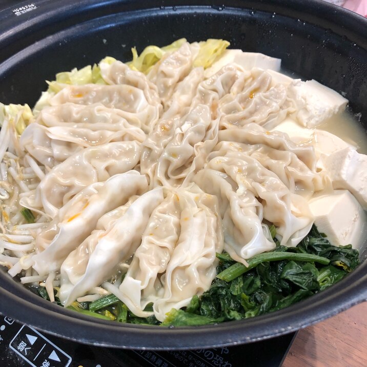 チルド餃子で簡単餃子鍋